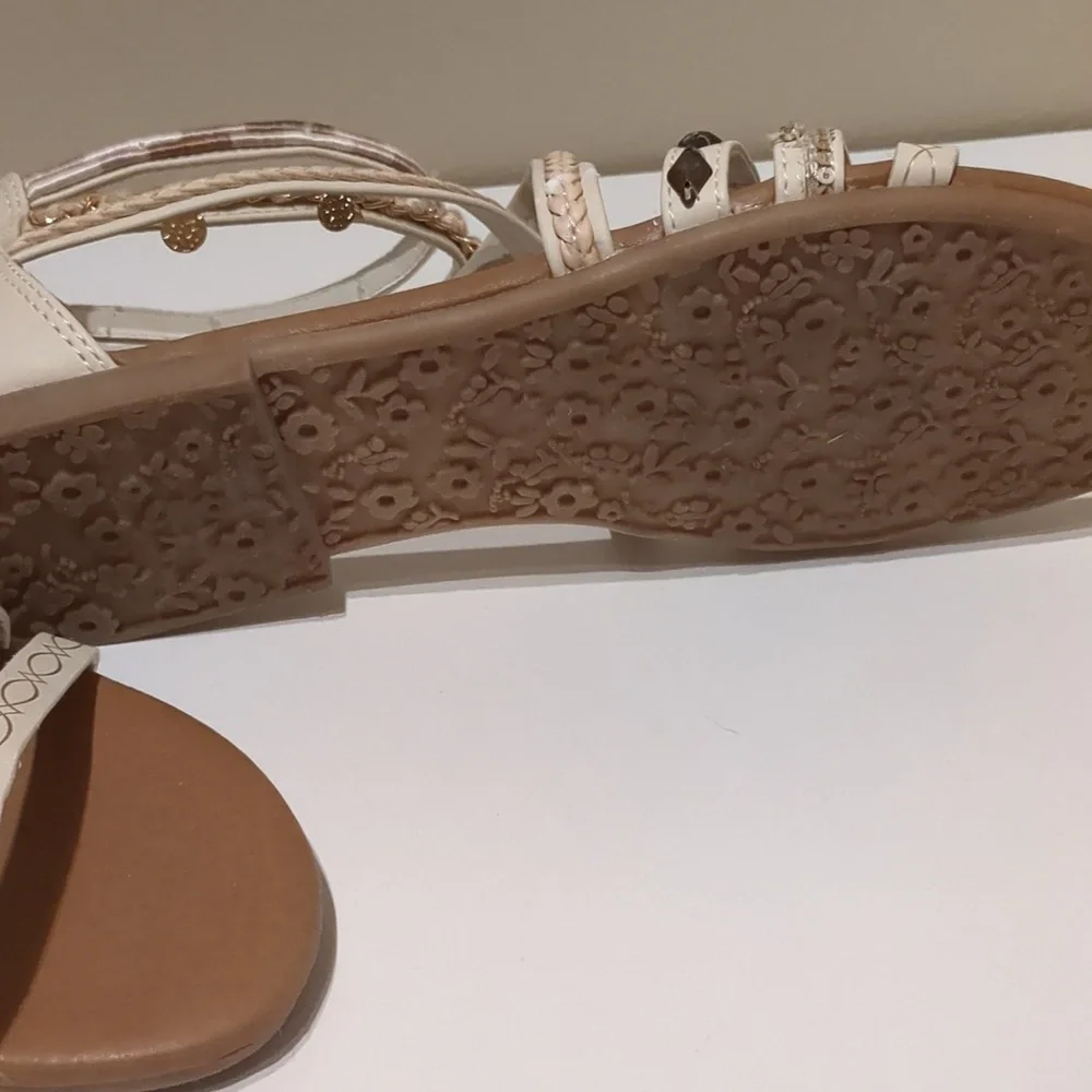 Women's Gladiator Sandals - Picture 3 of 4